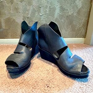 Trippen cut-out ankle booty, wedge/platform heel, exquisite blue/gray leather.
